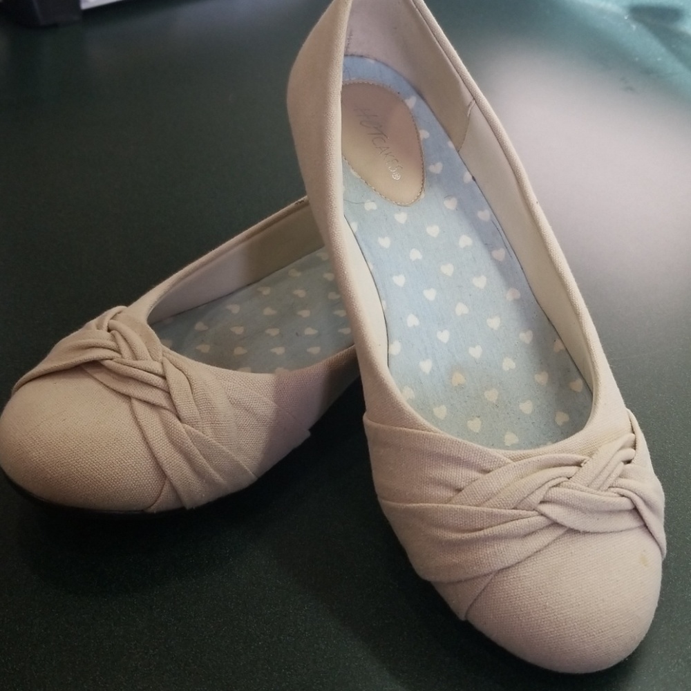 HOT Cakes flats